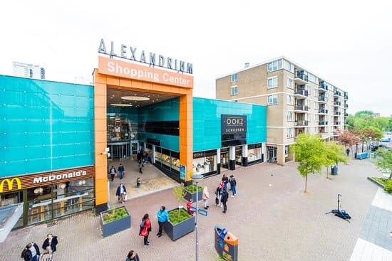Alexandrium Shopping Center